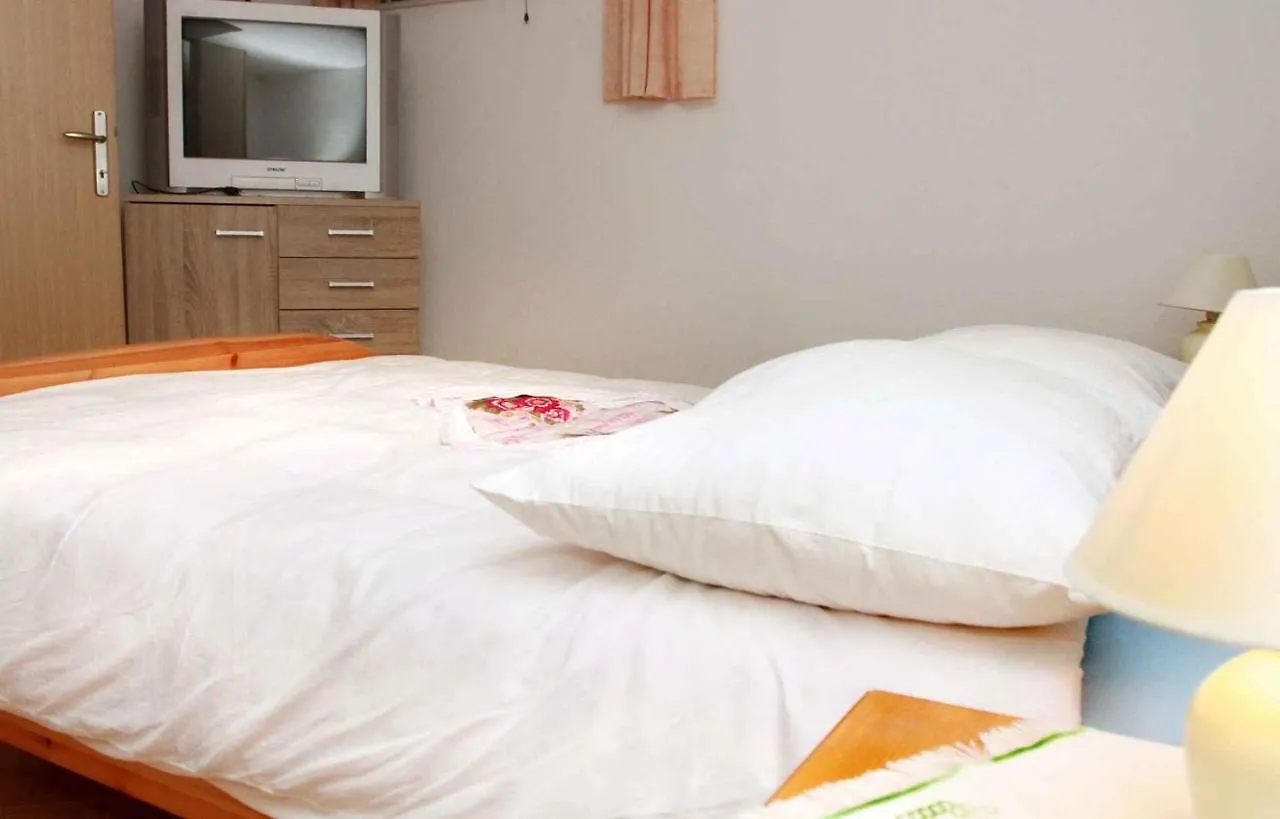Apartments In Mastrinka 7407 Trogir