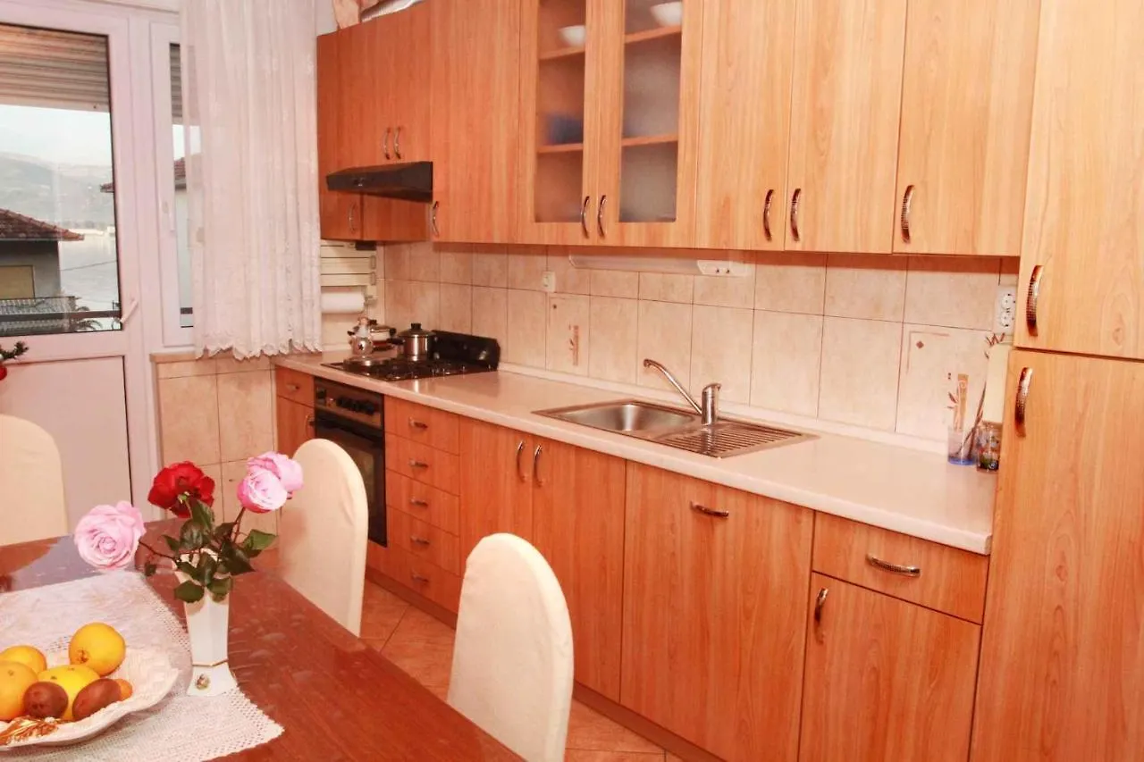 Apartments In Mastrinka 7407 Trogir Chorvatsko