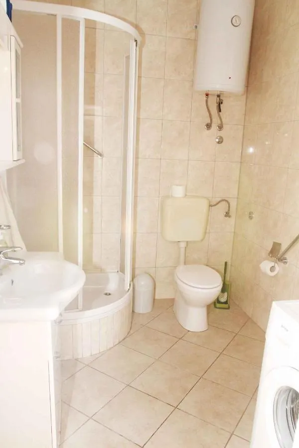 Apartments In Mastrinka 7407 Trogir