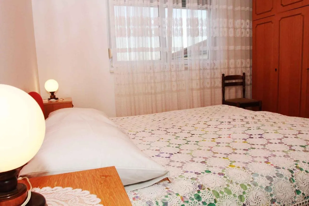 Apartments In Mastrinka 7407 Trogir